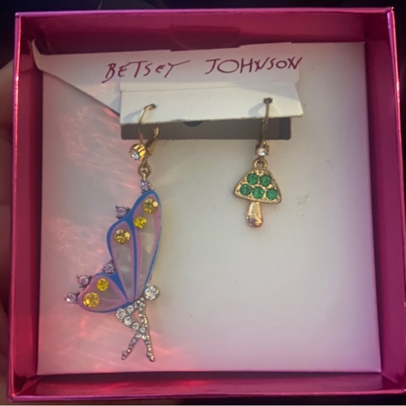 NWT Betsey Johnson Enchanted Fairy & Toadstool Earrings - Picture 2 of 2